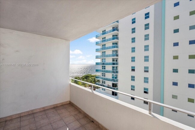 Building Photo - 9225 Collins Ave