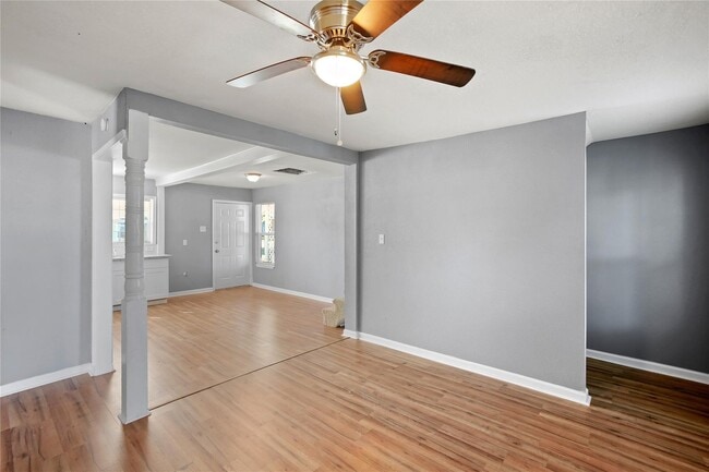 Building Photo - 1135 3rd Ave N