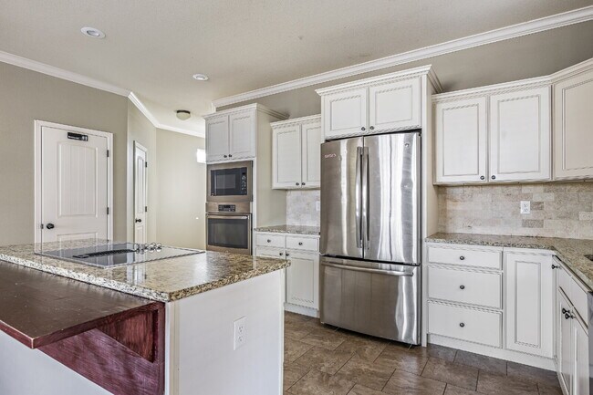 Building Photo - 537 N Keats Dr