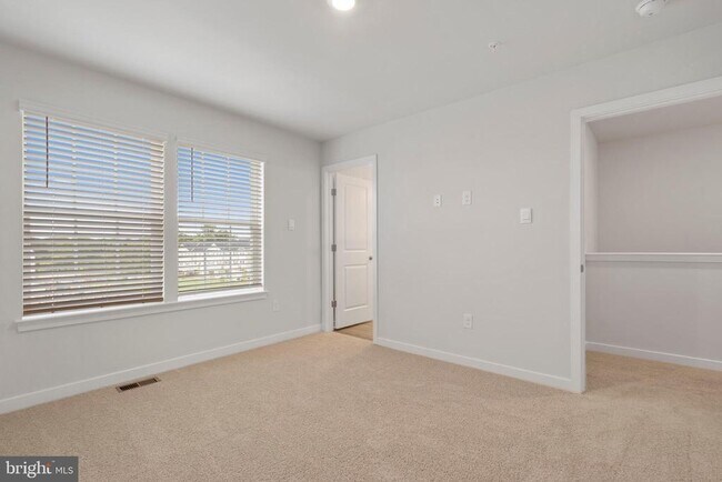 Building Photo - 16628 Green Glade Dr
