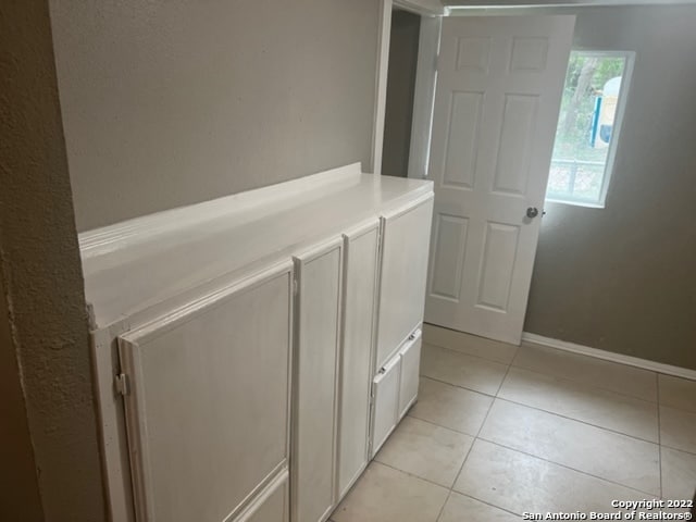 Building Photo - 111 Los Arboles