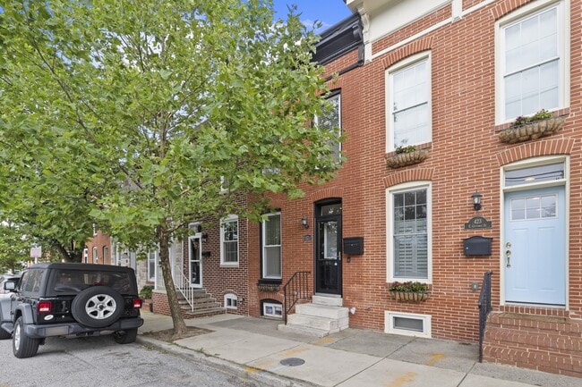 Building Photo - 425 Gittings St
