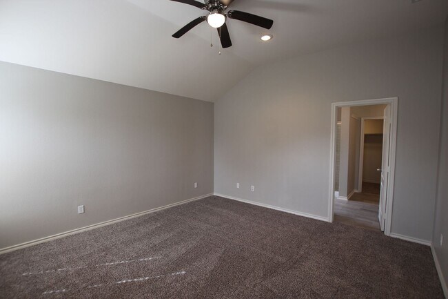 Building Photo - Lease Takeover Opportunity! Stunning 3 bed...