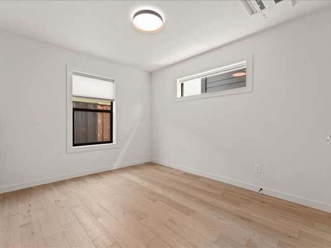 Building Photo - 7314 SE 69th Ave