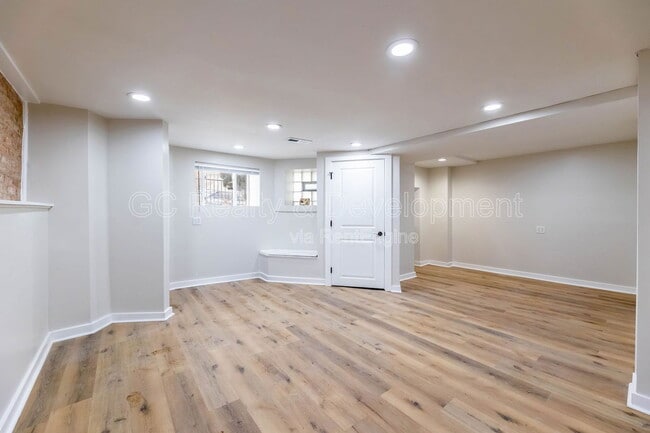 Building Photo - 4241 S Calumet Ave