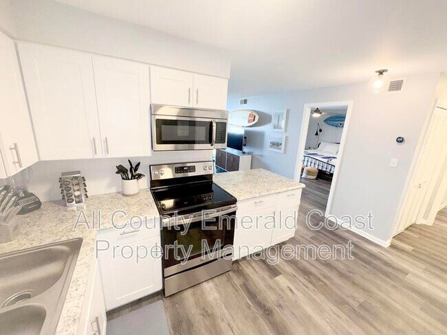 Building Photo - 3755 Scenic Hwy 98