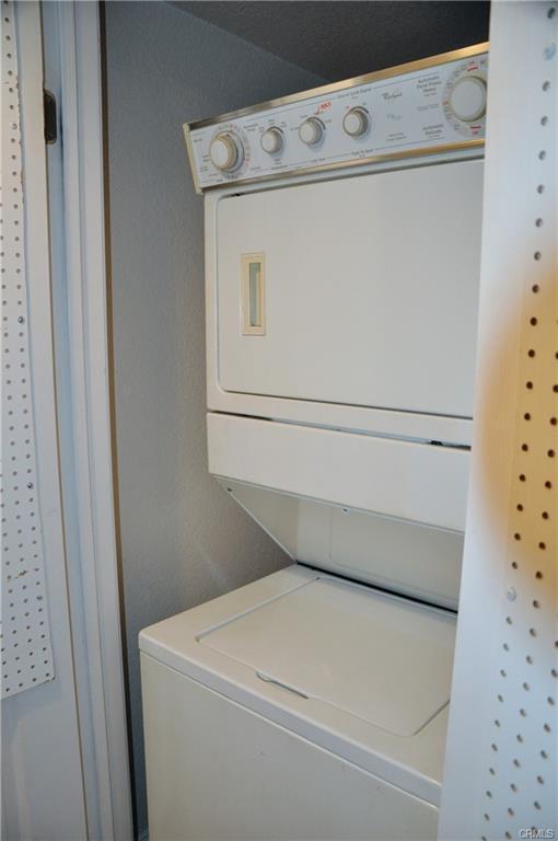 Building Photo - 2400 Del Mar Way