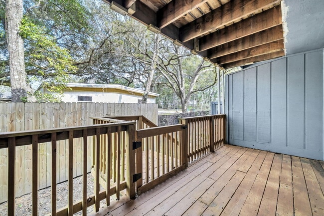 Building Photo - 200 White St