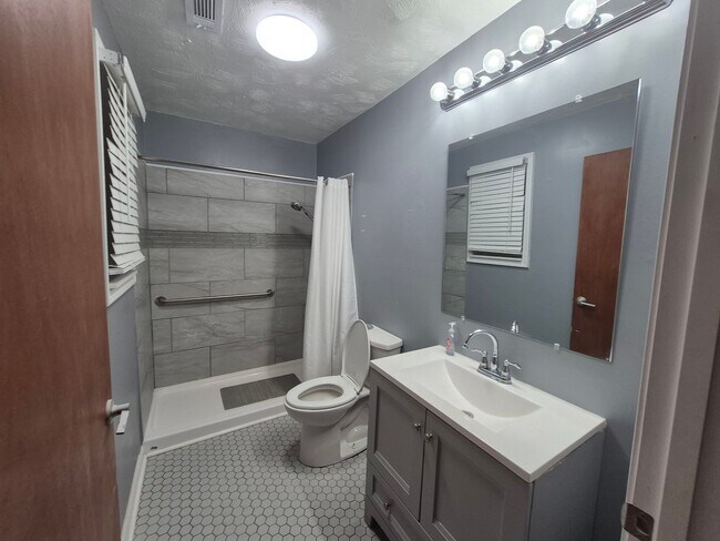 Building Photo - 1604 Calloway St