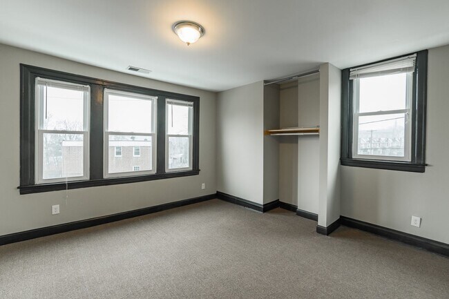 Building Photo - 5700 N 20th St