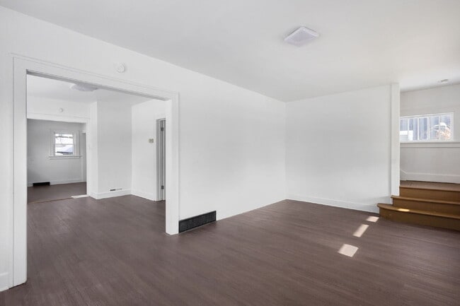 Building Photo - NOW AVAILABLE.  Fully remodeled...