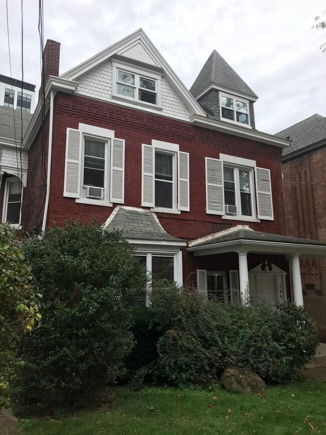 Building Photo - 286 N Bellefield Ave