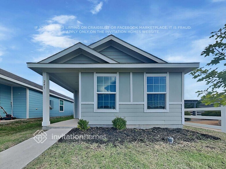 Primary Photo - 241 Br Vlg Wy