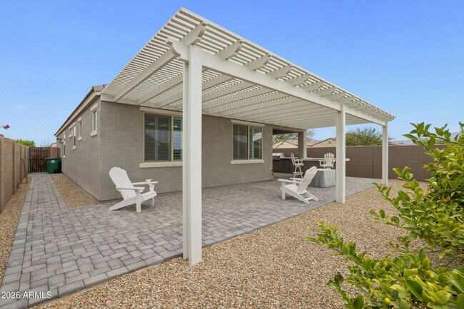 Building Photo - 17863 W Hiddenview Dr
