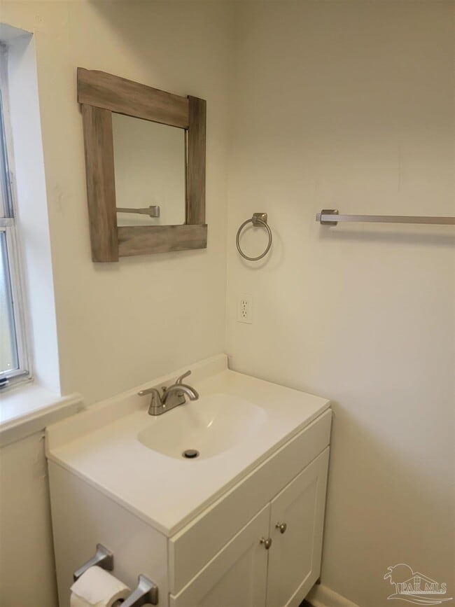 Building Photo - 711 W Gregory St