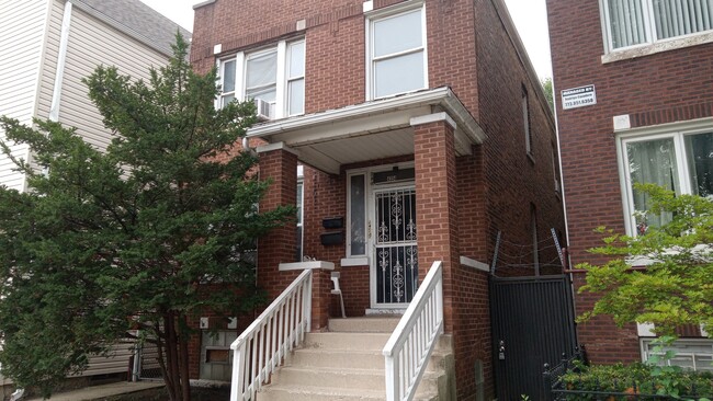 Building Photo - 4354 S California Ave