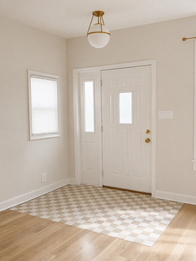 Building Photo - 3914 N Mozart St