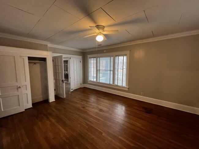 Building Photo - Beautifully rehabbed 4 Bedroom 2 Bath olde...