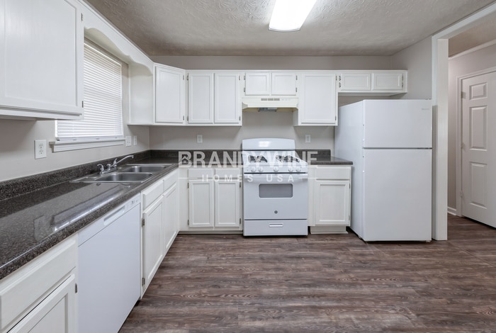 Building Photo - 6575 Smoke Ridge Dr