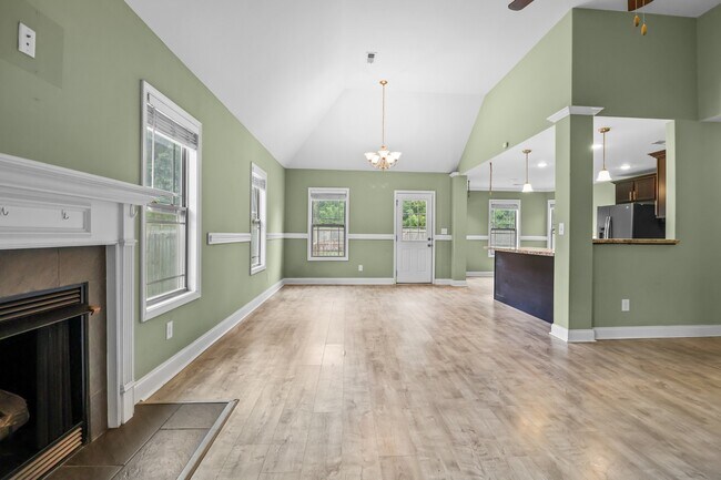 Building Photo - 128 Sycamore Hill Dr