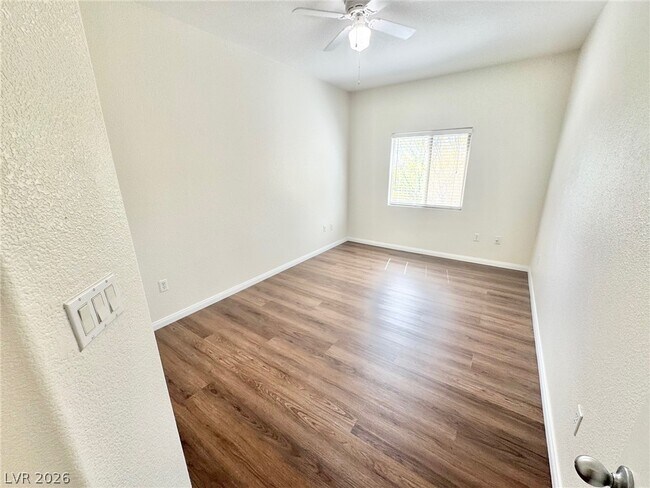 Building Photo - 7701 W Robindale Rd