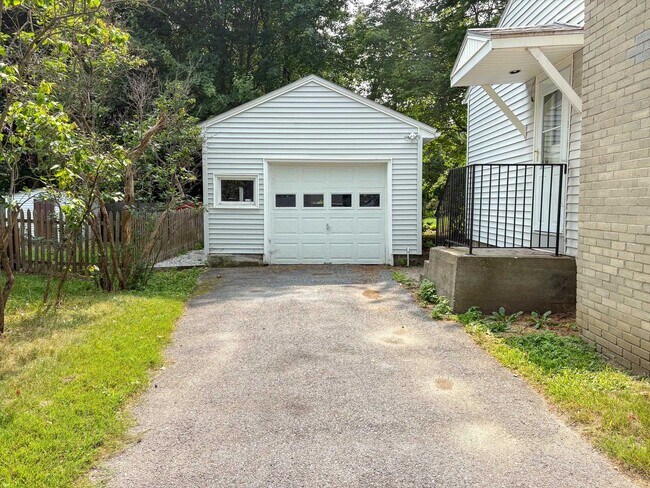 Building Photo - 38 Marshall Dr