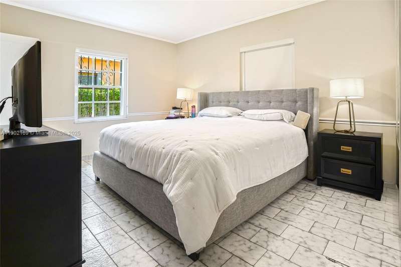 Building Photo - 600 SW 25th Rd