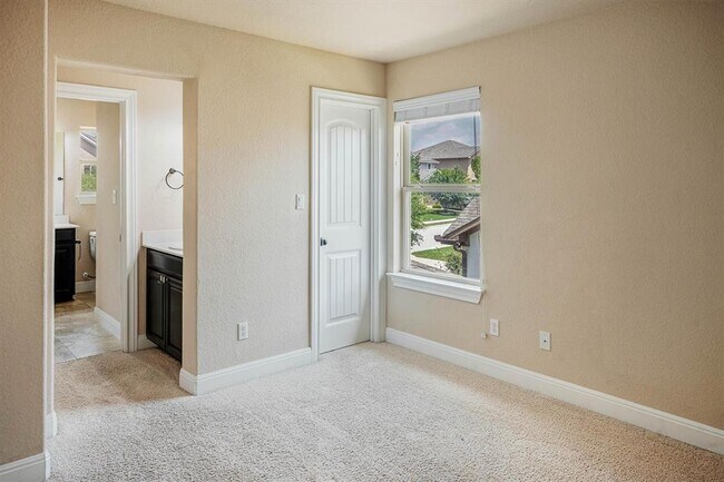 Building Photo - 5809 Viejo Dr