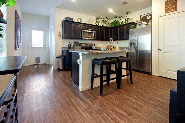 Building Photo - 336 Flower Smith Ln
