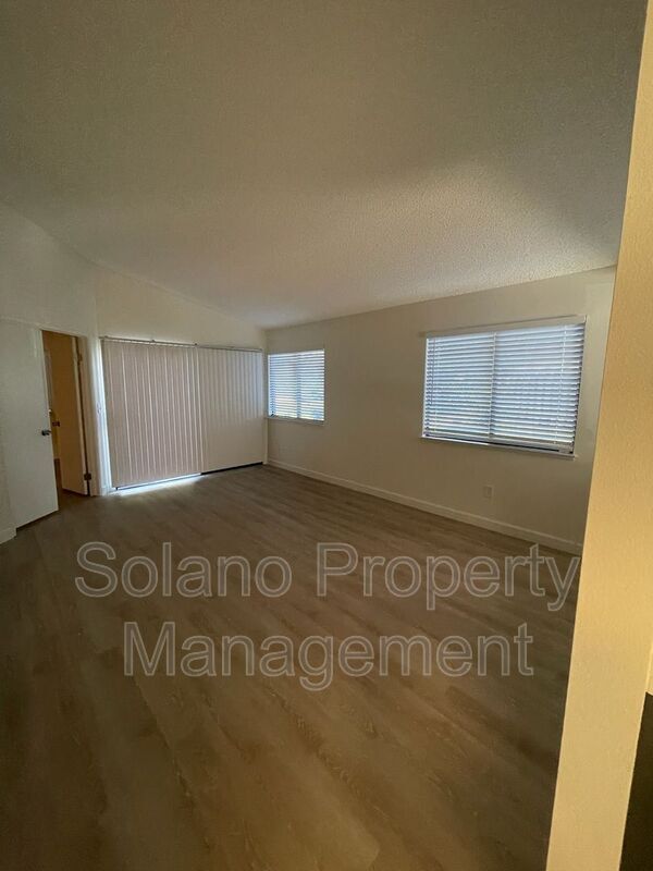 Building Photo - 193 Nautilus Dr