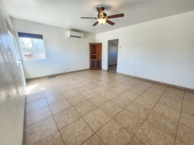 Building Photo - Beautiful 2 Bedroom on 2 1/2 Acres