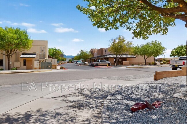 Building Photo - 5748 Pinon Flats Rd NW