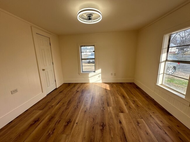 Building Photo - Come look at this remolded 2-bedroom 1-bath house in Morrilton.