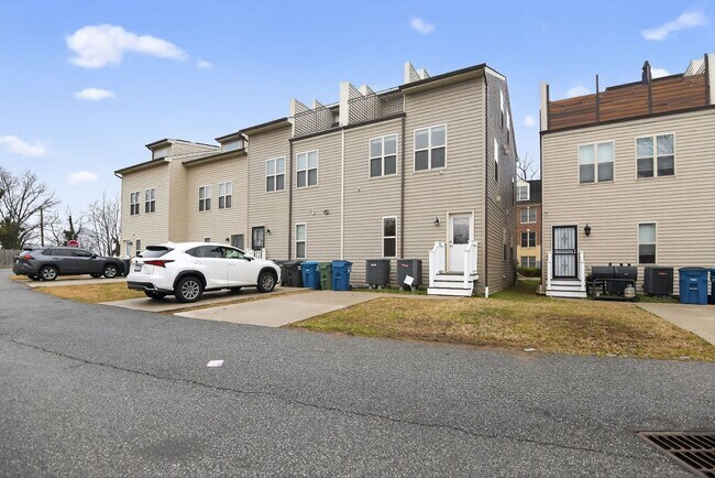 Building Photo - 2179 Half Moon Pl NE