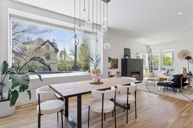 Building Photo - Spacious 5-Bed / 4-Bath home in LoHi for rent