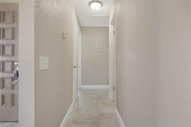 Building Photo - 5605 Struthers Ct