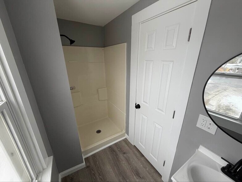 Building Photo - 2 Monteleone Pl