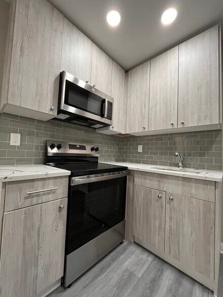 Building Photo - 101 S Victoria Ave