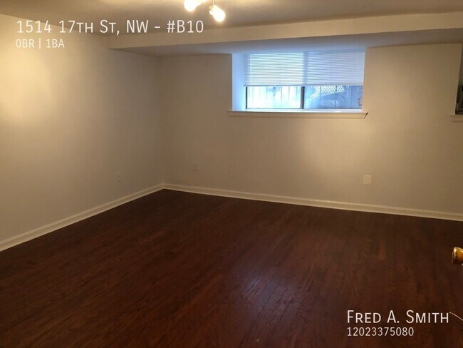 Building Photo - Copley Plaza Studio Available Now
