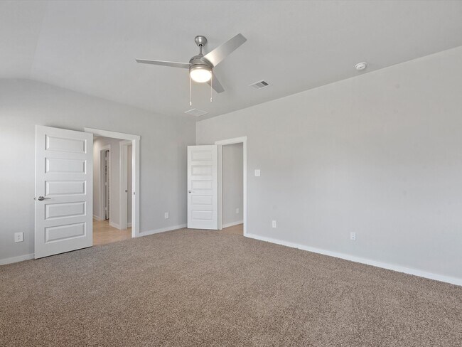 Building Photo - 3335 Silverton Dr