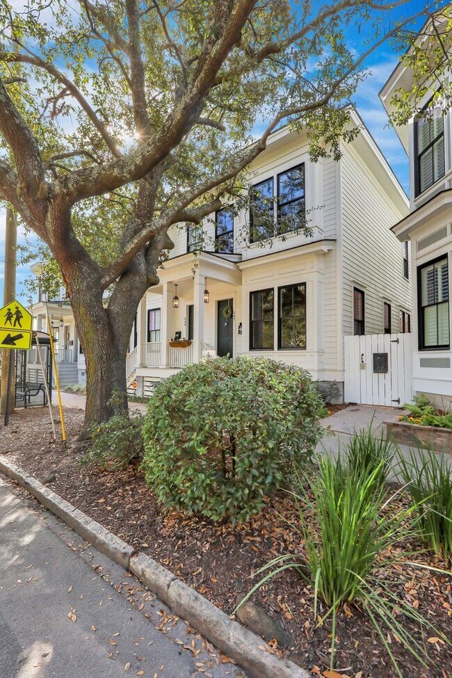Newly built townhome 547 E St Savannah GA 31401 Apartment