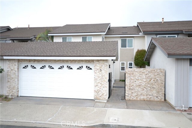 Primary Photo - 5 Spicewood Way