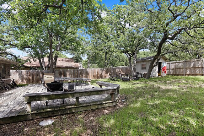 Building Photo - 1406 Angelina Cir