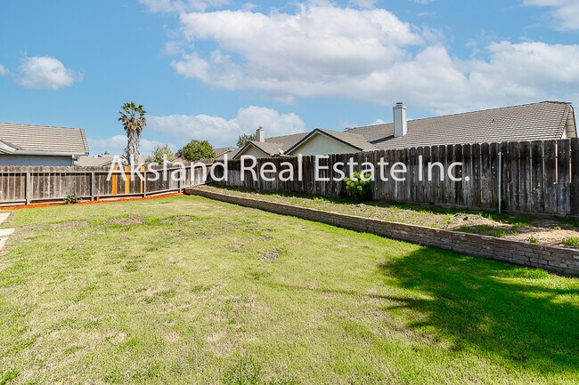 Building Photo - 5124 Tewkesbury Way