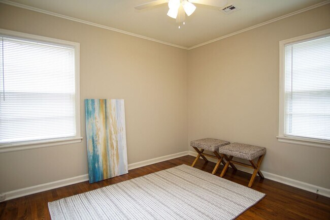 Building Photo - Gorgeous duplex unit on large lot with garage -- NO PETS ALLOWED