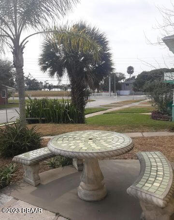 Building Photo - 325 Ribault Ave