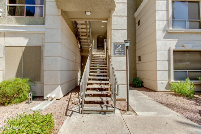 Building Photo - 5303 N 7th St