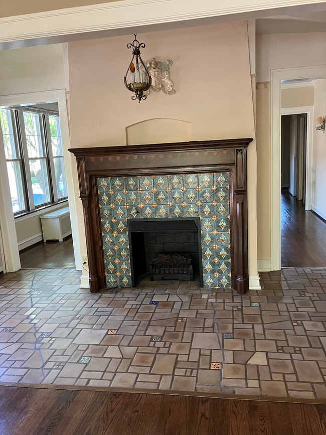 Building Photo - 4945 N Washtenaw Ave