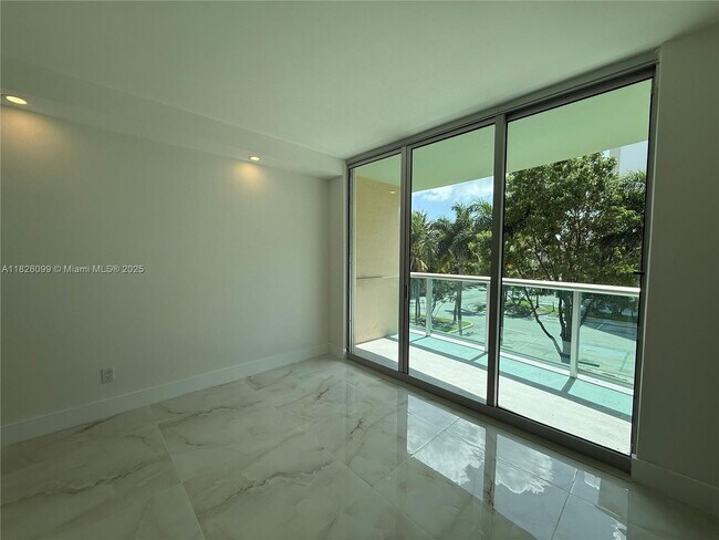 Building Photo - 19390 Collins Ave