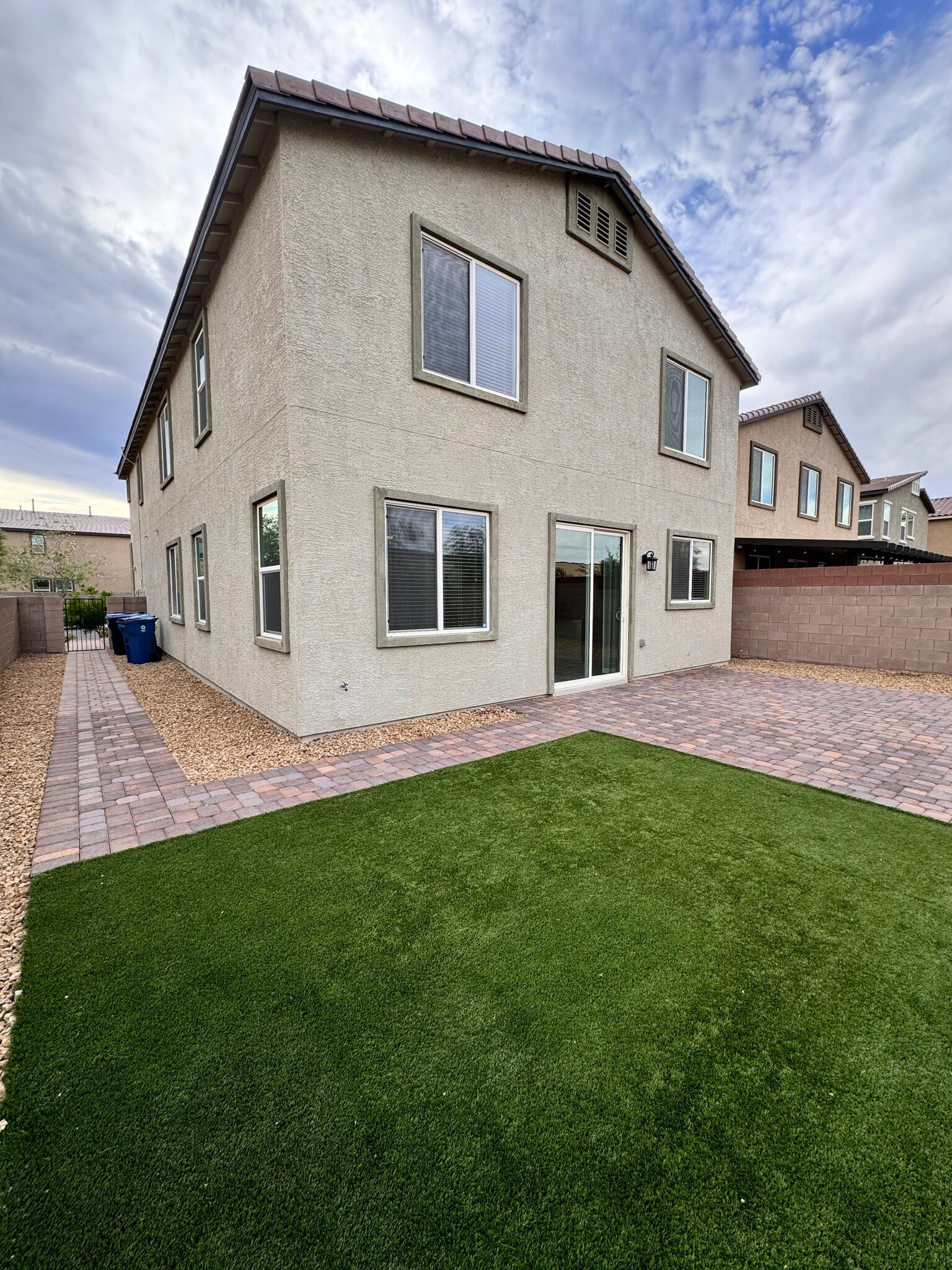 Building Photo - 4018 White Opal St